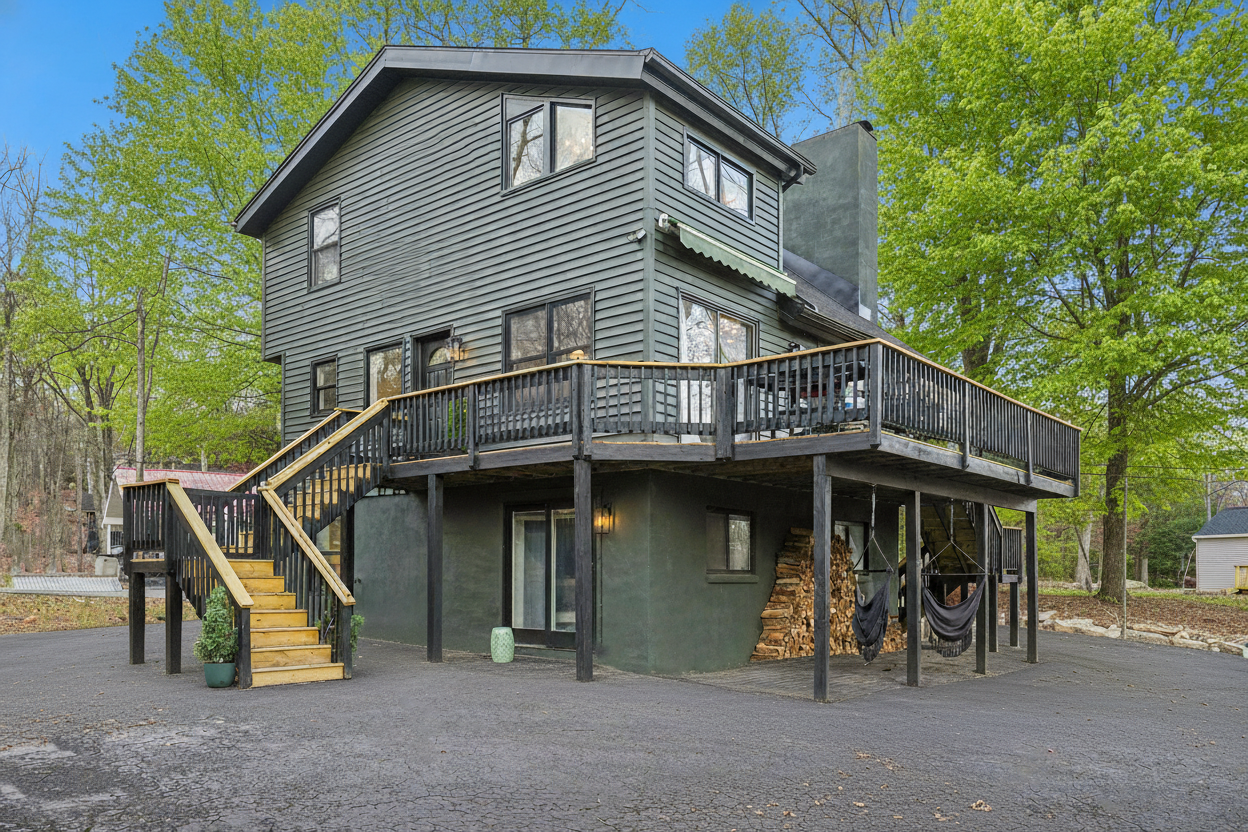 Vacation chalet nestled in the woods